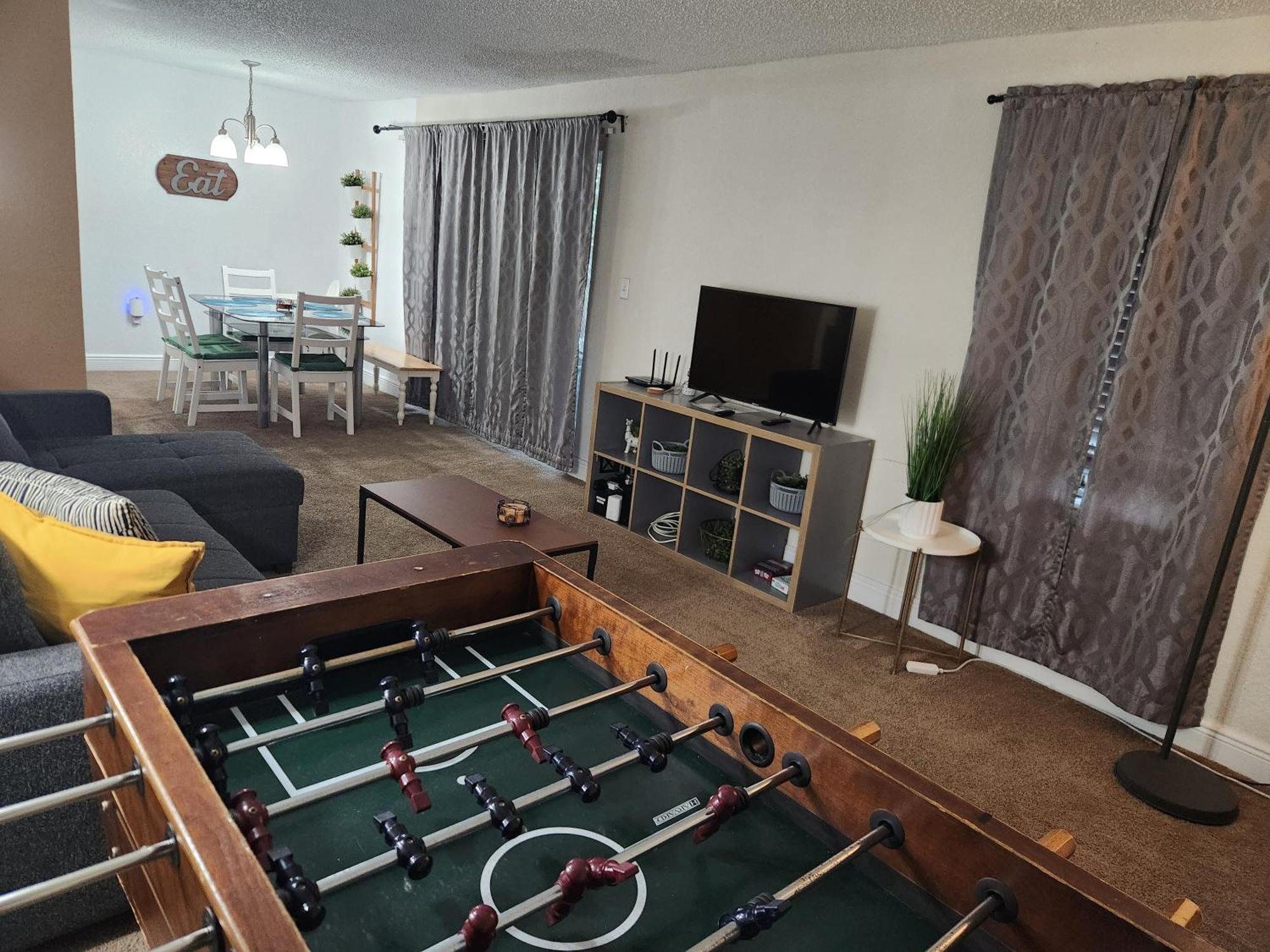 Centauri Vacation Rentals Beautiful 2-Bedroom Condo, Near All Orlando Attractions, Free Parking & Wi-Fi, King Bed, #1 المظهر الخارجي الصورة